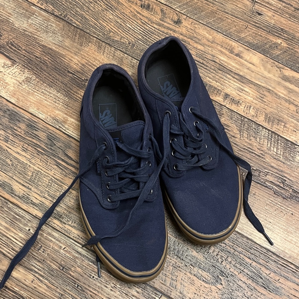 VANS Low Top Men’s 11 Navy and Brown gum sole